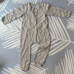 Quincy Mae NWOT woven jumpsuit, basil stripe. Size 2-3yr